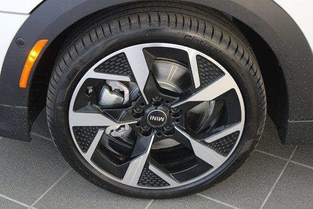 new 2025 MINI Hardtop car, priced at $33,945
