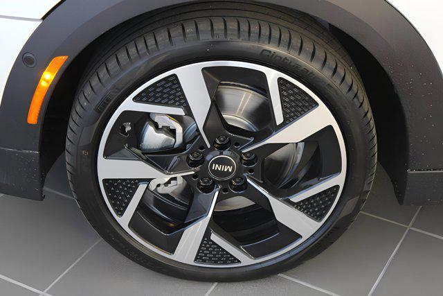 new 2025 MINI Hardtop car, priced at $33,945