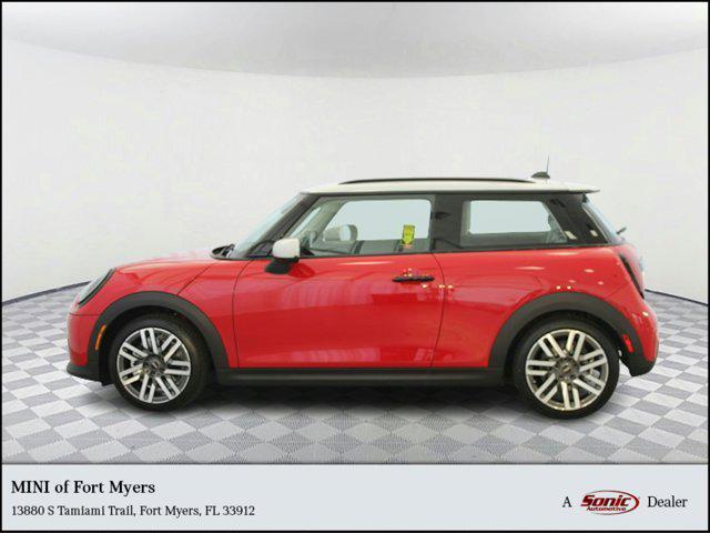 new 2025 MINI Hardtop car, priced at $33,625
