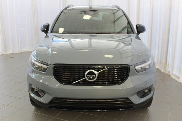 used 2022 Volvo XC40 car, priced at $28,998