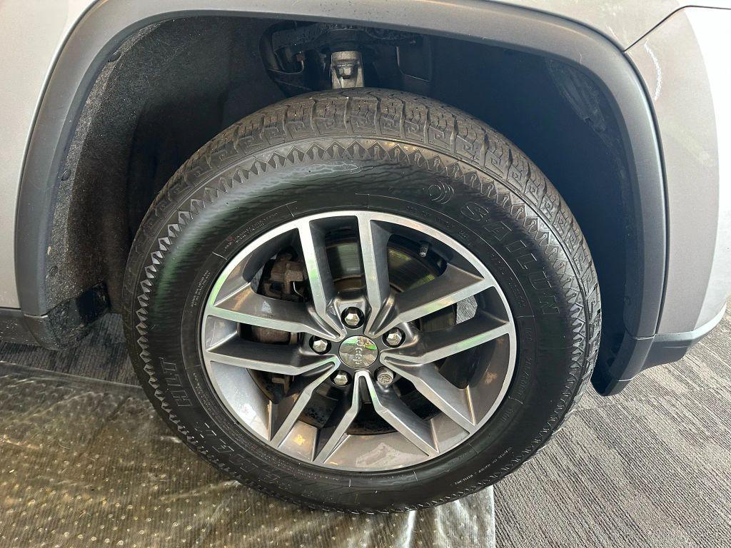 used 2018 Jeep Grand Cherokee car, priced at $14,500