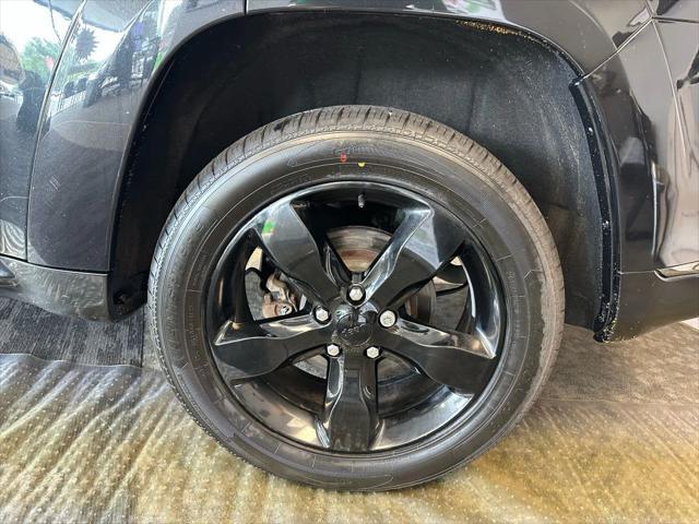 used 2015 Jeep Grand Cherokee car, priced at $13,000
