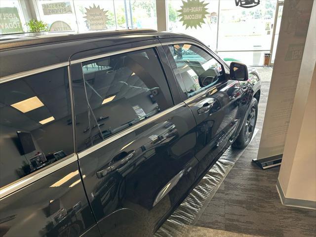 used 2015 Jeep Grand Cherokee car, priced at $13,000