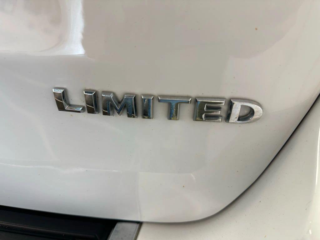 used 2014 Jeep Grand Cherokee car, priced at $10,950