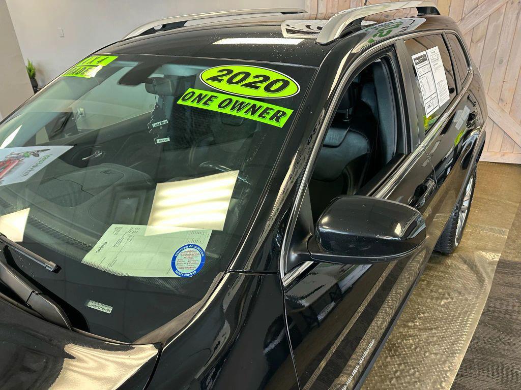 used 2020 Jeep Cherokee car, priced at $15,995