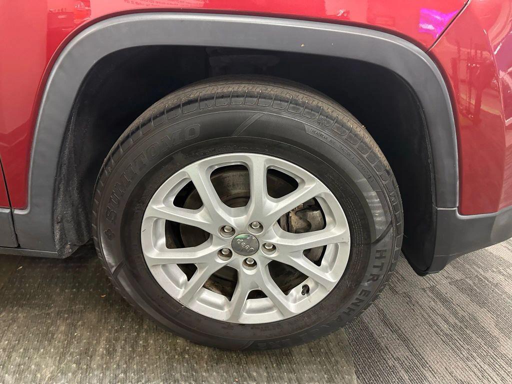 used 2015 Jeep Cherokee car, priced at $9,995