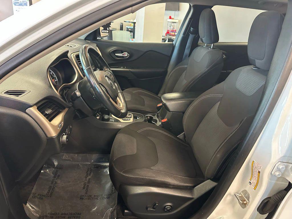 used 2015 Jeep Cherokee car, priced at $11,900