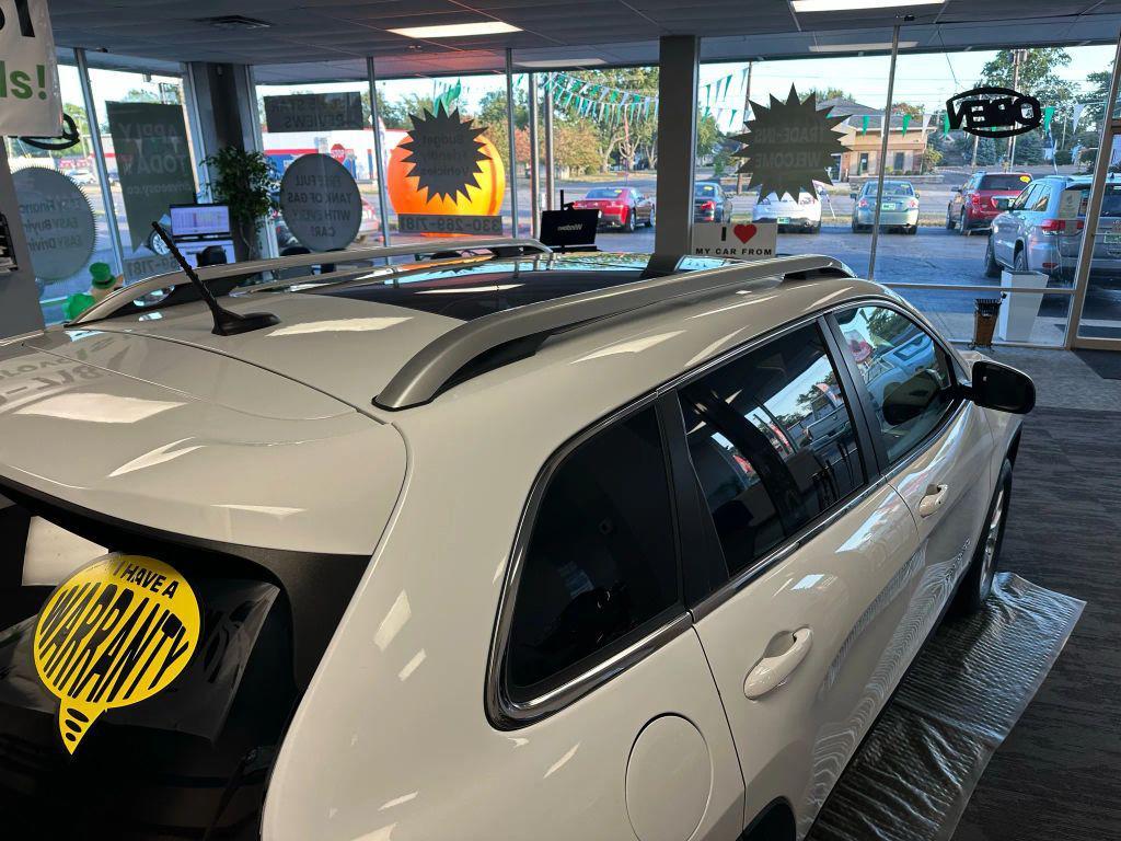 used 2015 Jeep Cherokee car, priced at $11,900