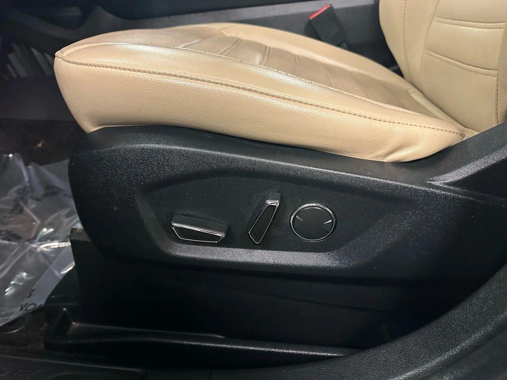 used 2017 Ford Edge car, priced at $13,995