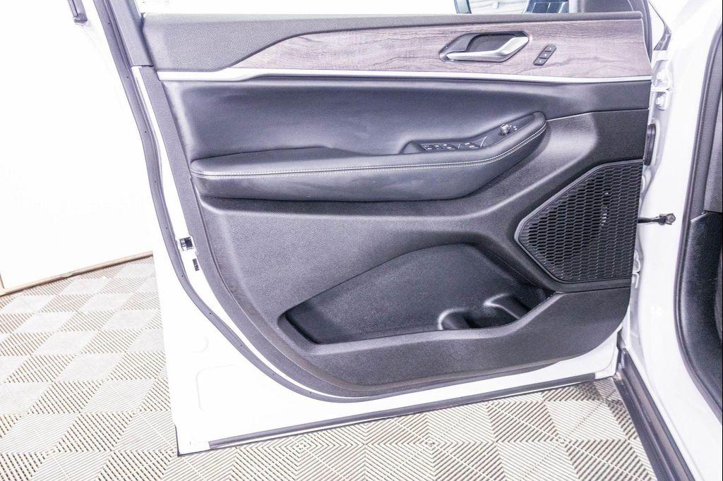 used 2023 Jeep Grand Cherokee car, priced at $29,677