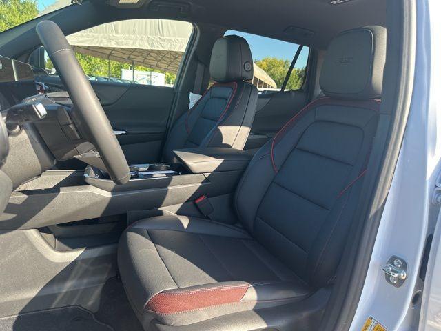new 2026 Chevrolet Equinox car, priced at $34,930