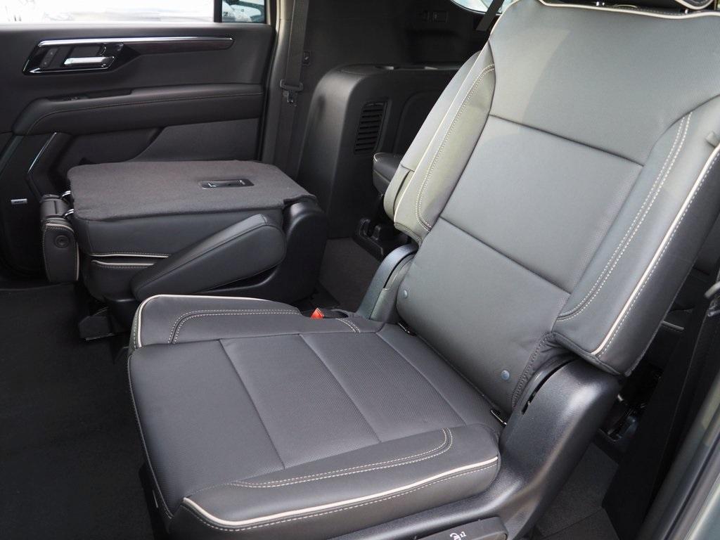 new 2025 Chevrolet Suburban car, priced at $78,595