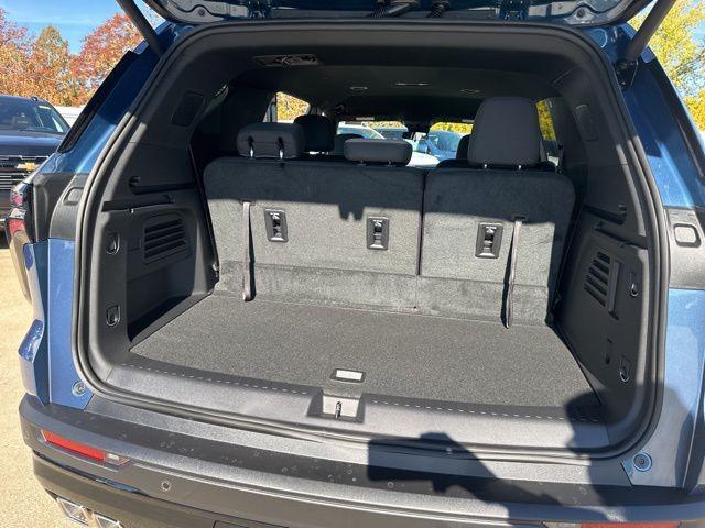 new 2026 Chevrolet Traverse car, priced at $45,819