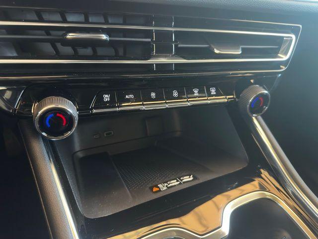 new 2025 Chevrolet Traverse car, priced at $44,280
