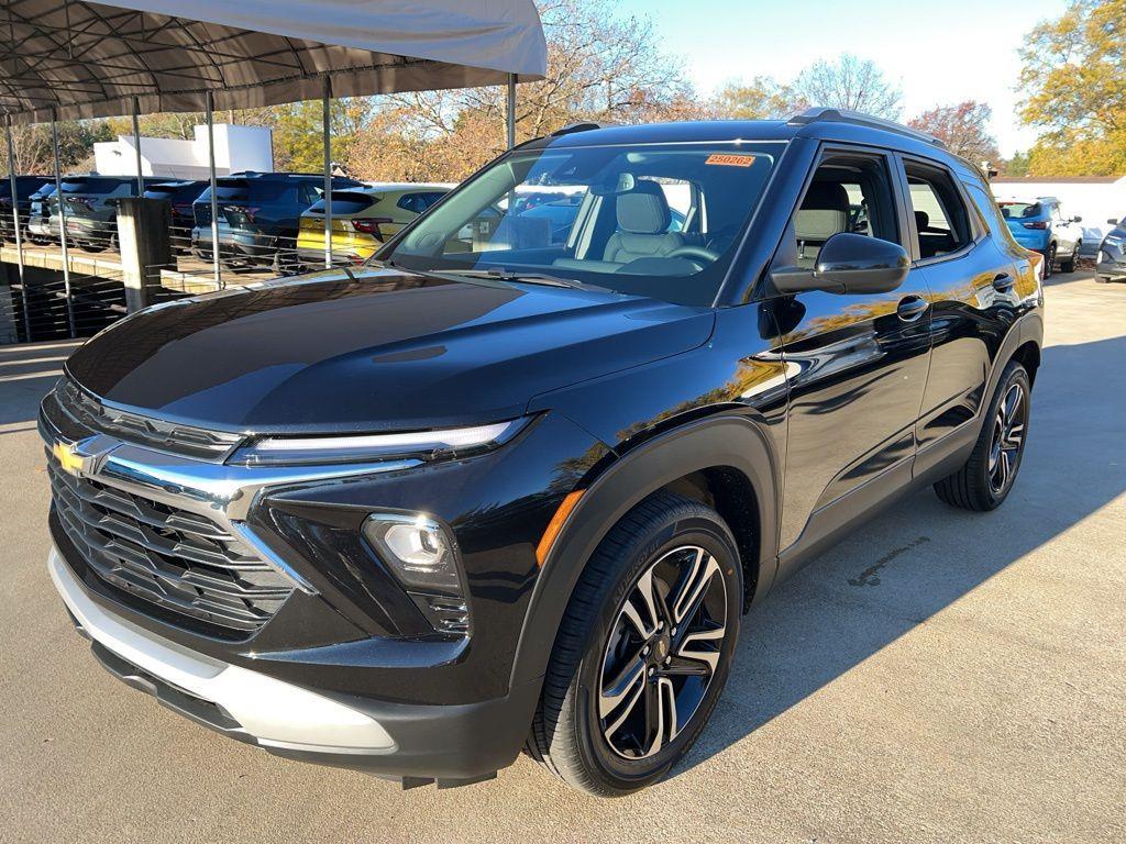 new 2025 Chevrolet TrailBlazer car, priced at $29,960