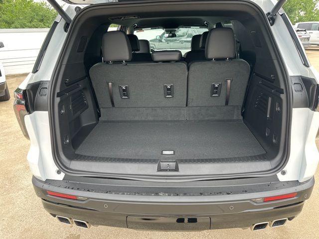new 2025 Chevrolet Traverse car, priced at $50,915