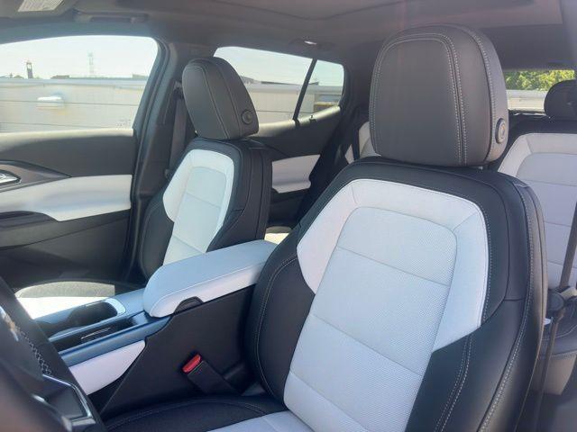 new 2025 Chevrolet Equinox EV car, priced at $40,295