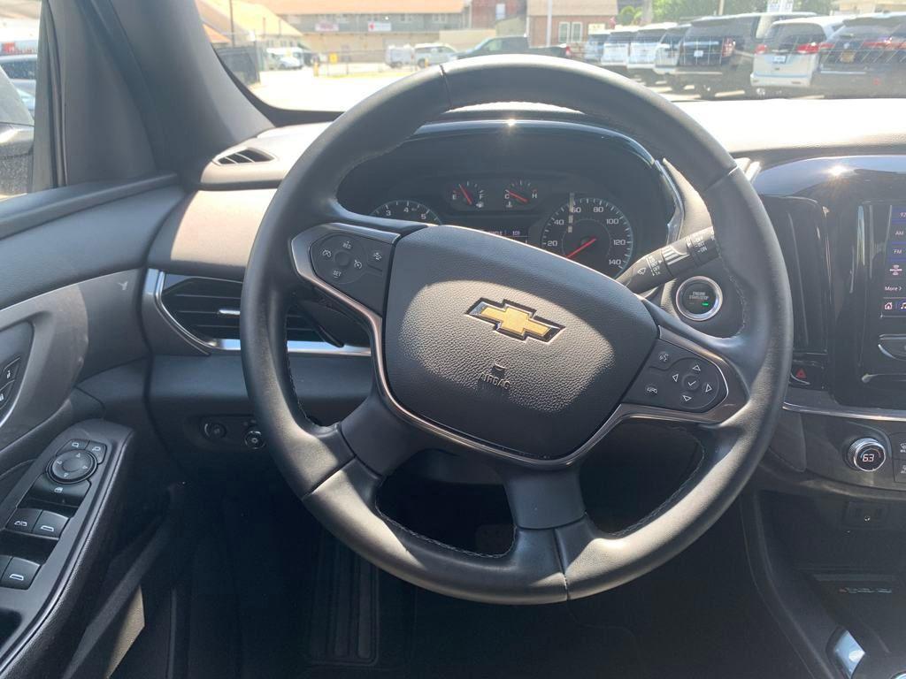 used 2023 Chevrolet Traverse car, priced at $33,673