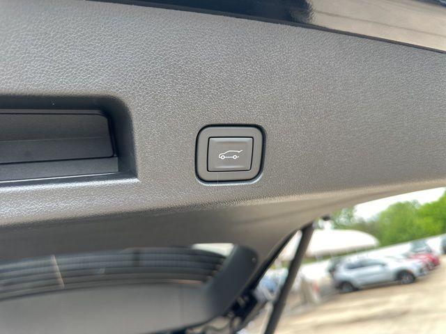 new 2025 Chevrolet Traverse car, priced at $42,650