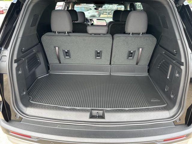 new 2025 Chevrolet Traverse car, priced at $42,650