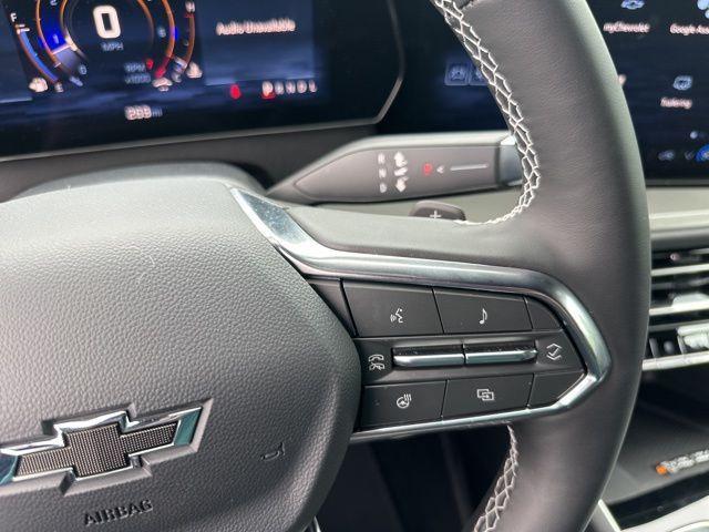 new 2025 Chevrolet Traverse car, priced at $43,880