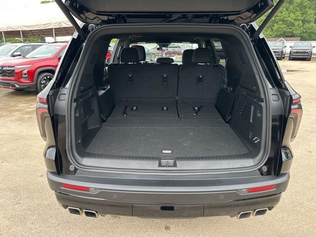 new 2025 Chevrolet Traverse car, priced at $43,880