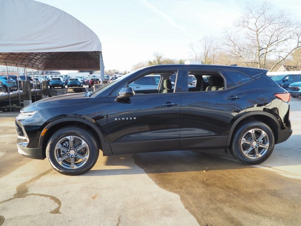 new 2025 Chevrolet Blazer car, priced at $32,295