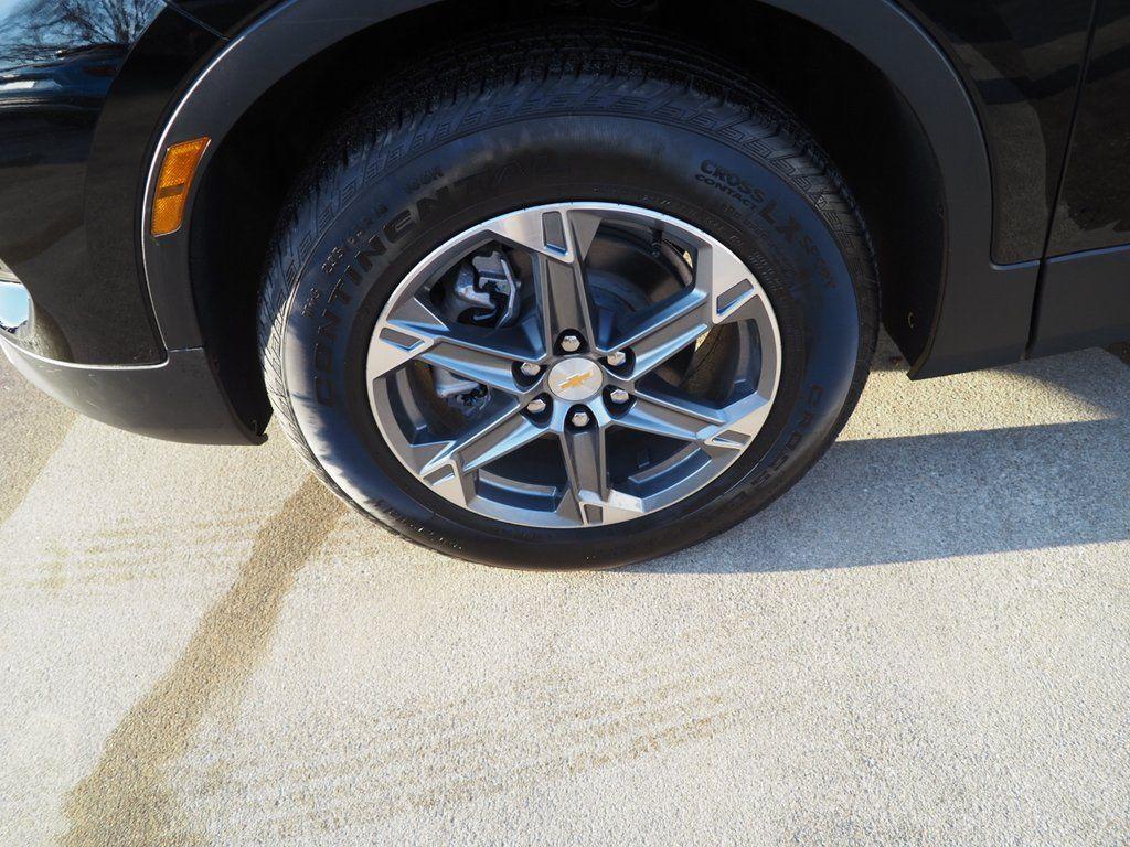 new 2025 Chevrolet Blazer car, priced at $32,295