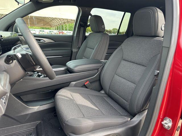 new 2026 Chevrolet Traverse car, priced at $42,450