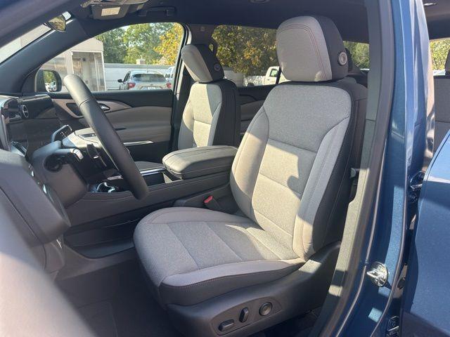 new 2026 Chevrolet Traverse car, priced at $41,235