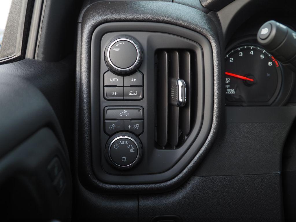 new 2025 Chevrolet Silverado 1500 car, priced at $38,205