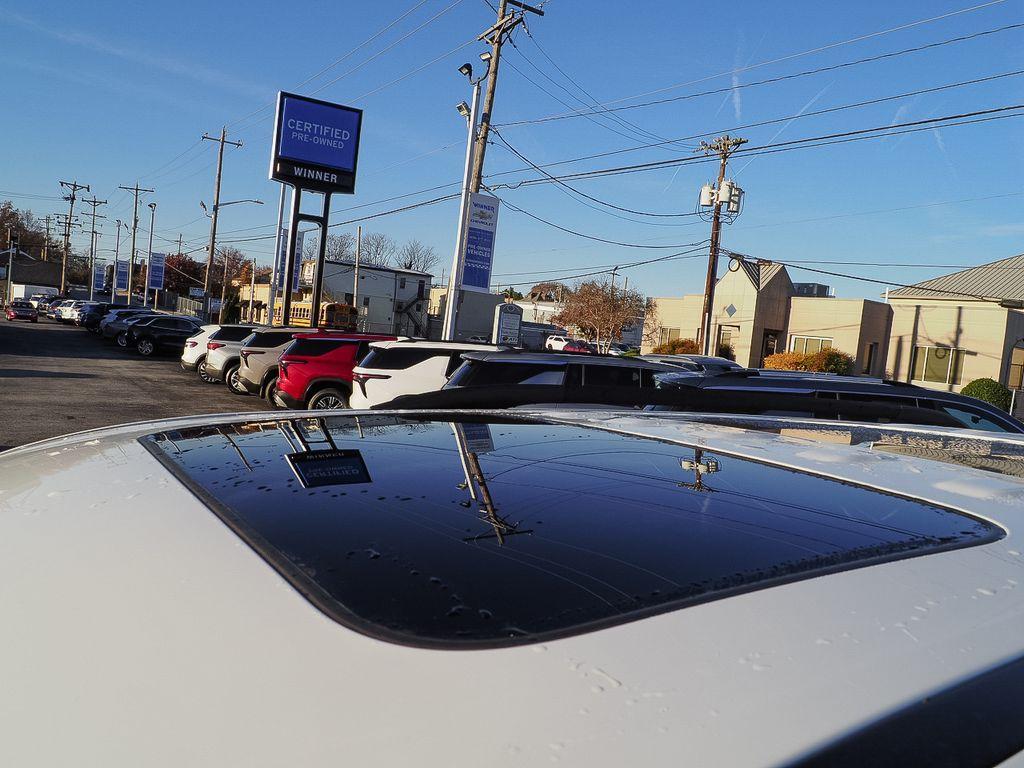 used 2023 Chevrolet Traverse car, priced at $36,049