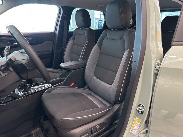 new 2025 Chevrolet TrailBlazer car, priced at $29,450