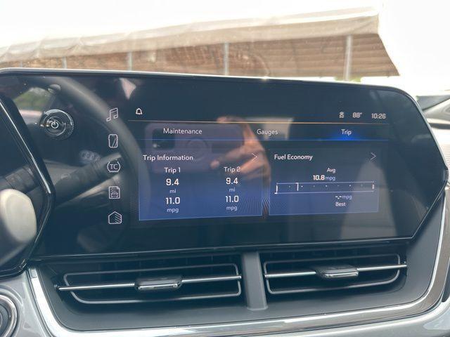 new 2025 Chevrolet Trax car, priced at $23,650