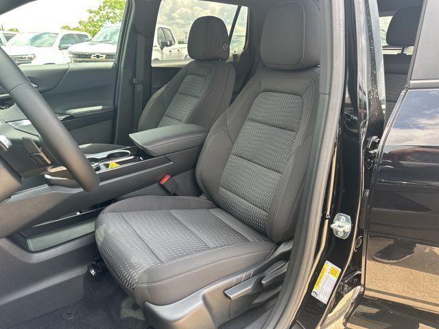 new 2026 Chevrolet Equinox car, priced at $32,025