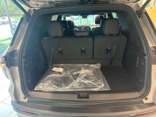 new 2026 Chevrolet Traverse car, priced at $52,955