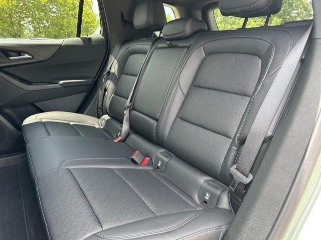 new 2026 Chevrolet Equinox car, priced at $33,625