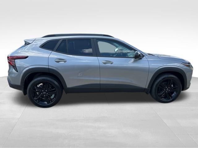 new 2025 Chevrolet Trax car, priced at $25,220