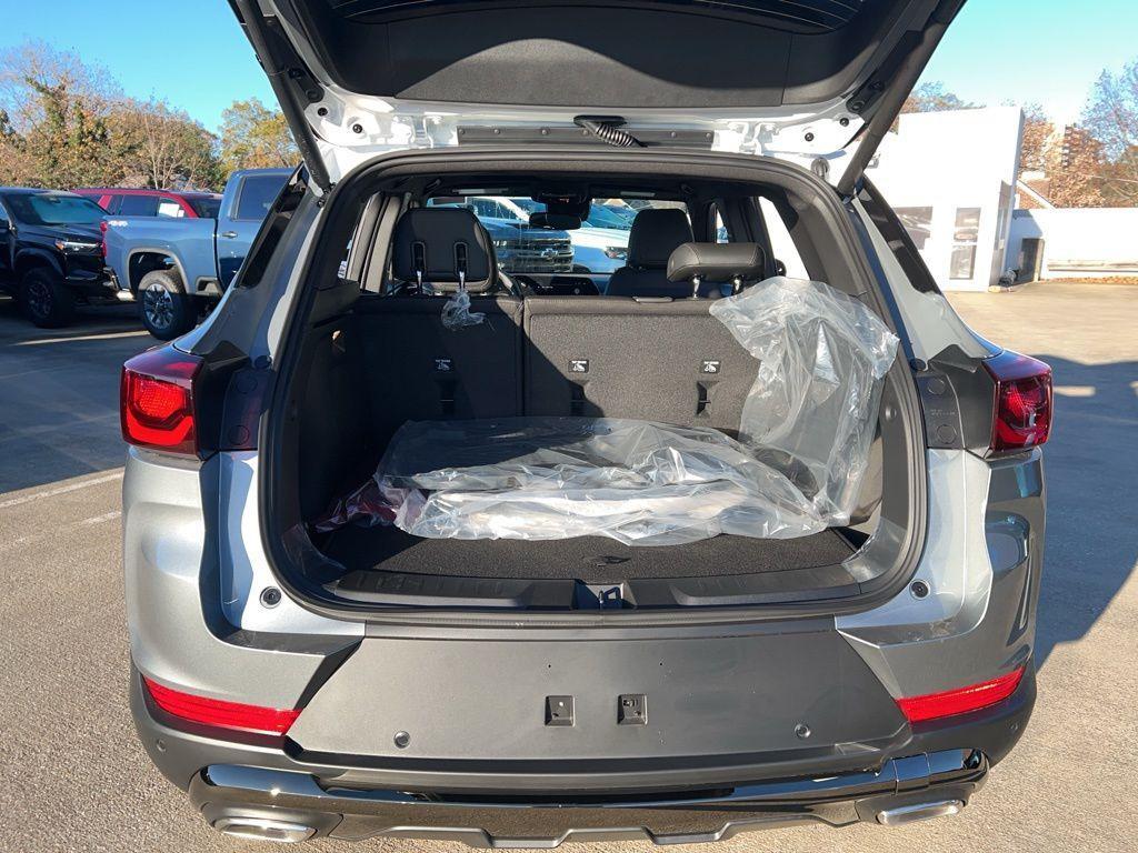 new 2025 Chevrolet TrailBlazer car, priced at $32,675