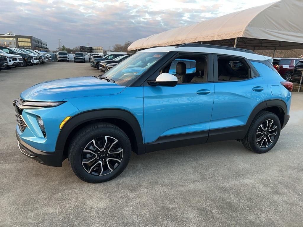 new 2025 Chevrolet TrailBlazer car, priced at $33,070