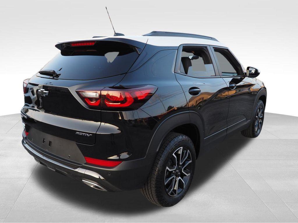 used 2024 Chevrolet TrailBlazer car, priced at $25,884