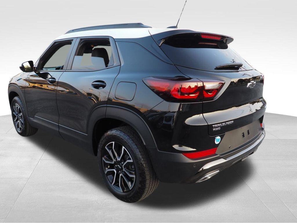 used 2024 Chevrolet TrailBlazer car, priced at $25,884