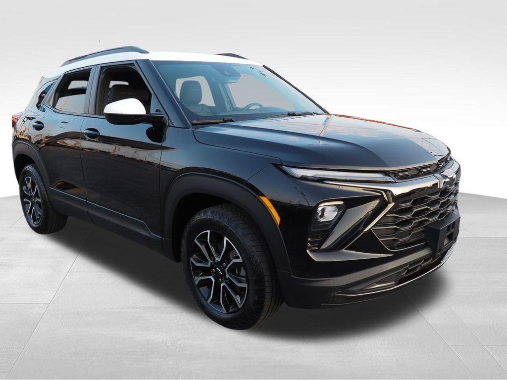 used 2024 Chevrolet TrailBlazer car, priced at $25,884