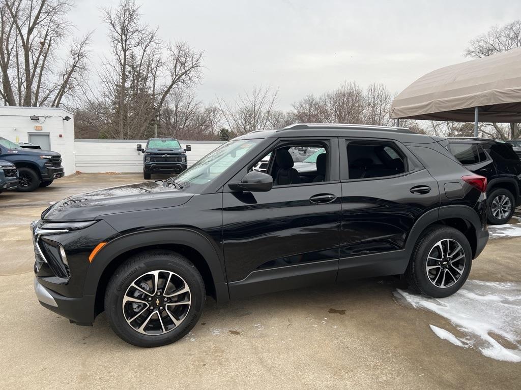 new 2025 Chevrolet TrailBlazer car, priced at $28,465