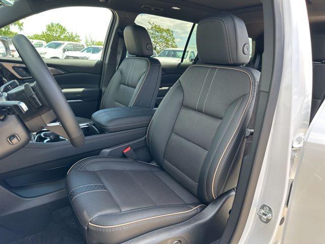 new 2025 Chevrolet Traverse car, priced at $59,925