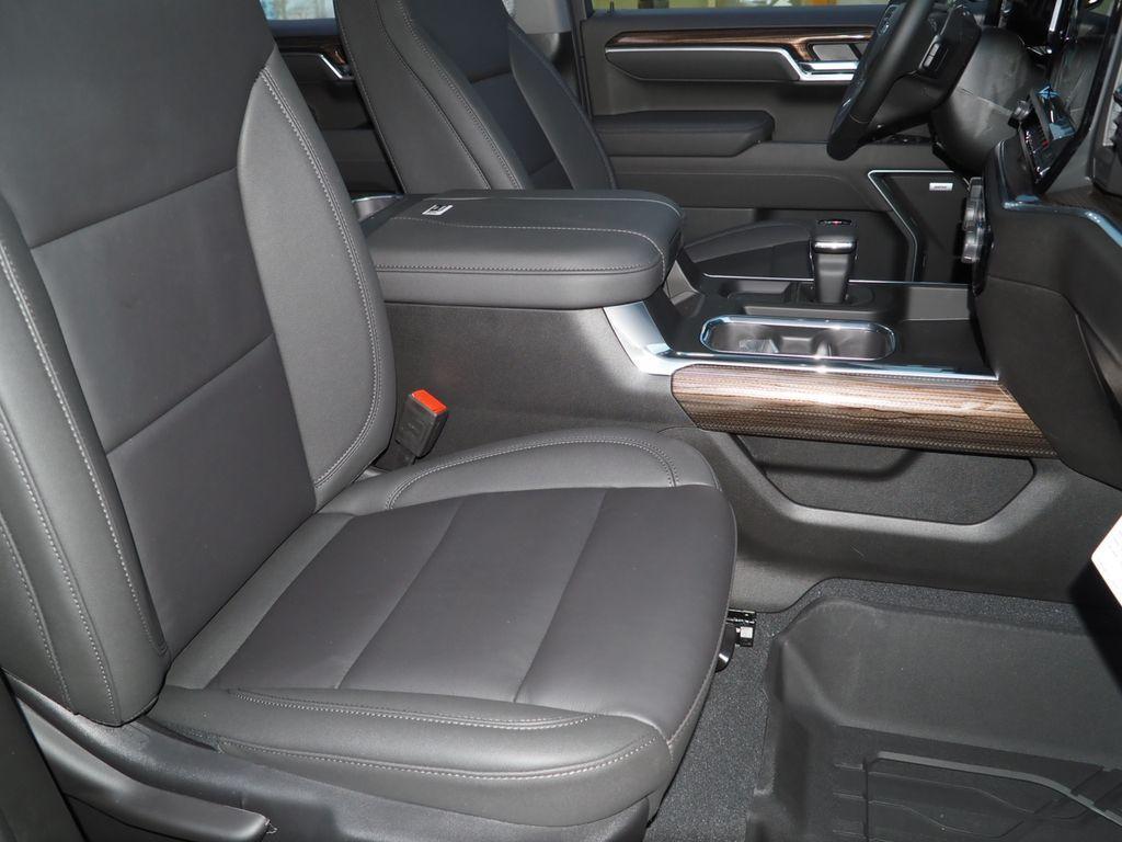 new 2025 Chevrolet Silverado 1500 car, priced at $61,940