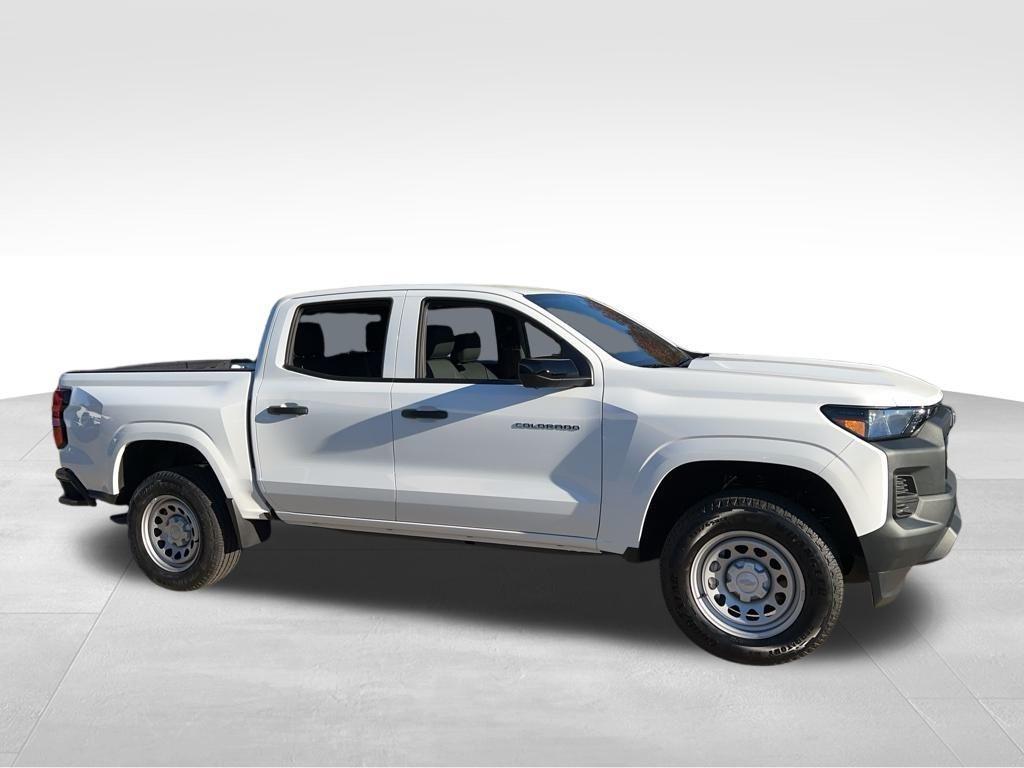 new 2024 Chevrolet Colorado car, priced at $33,090