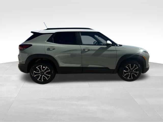 new 2025 Chevrolet TrailBlazer car, priced at $28,825