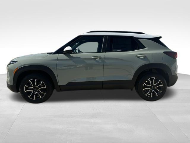 new 2025 Chevrolet TrailBlazer car, priced at $28,825