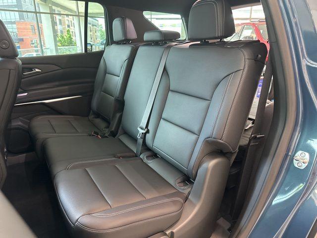 new 2025 Chevrolet Traverse car, priced at $42,195